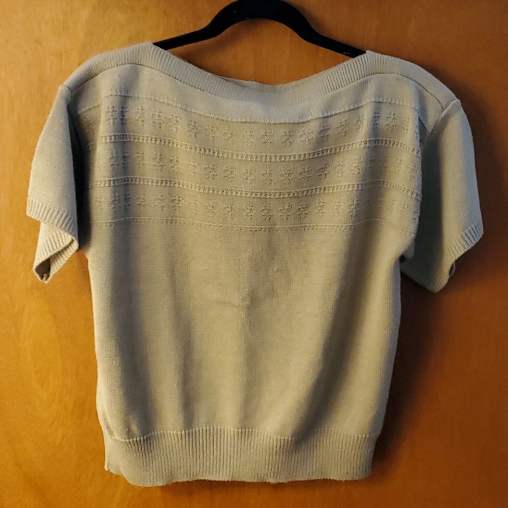 Short Sleeve Sweater - Picture 3 of 4